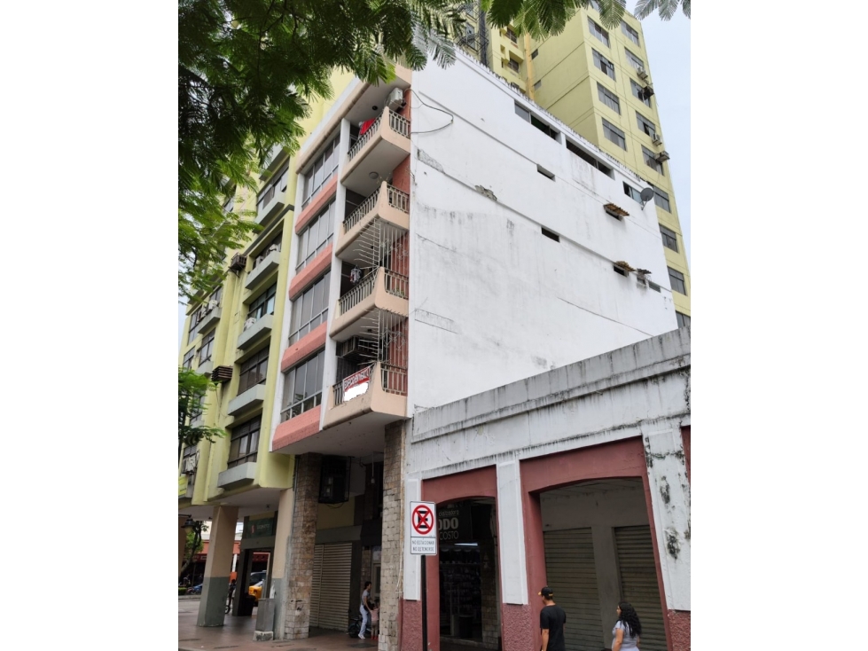 Edificio Residencial y Comercial centro de Guayaquil (BOYACA Y COLÓN) — foto 2