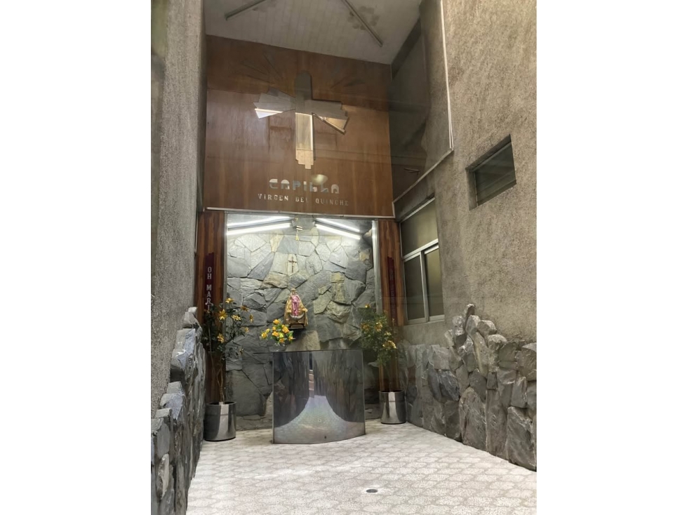 EDIFICIO CENTRO MEDICO/ APTO PARA CLÍNICA (Chimbacalle) - 4