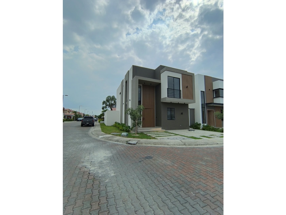 C.01 Casa en venta esquinera en Ciudad Celeste de estreno - 3