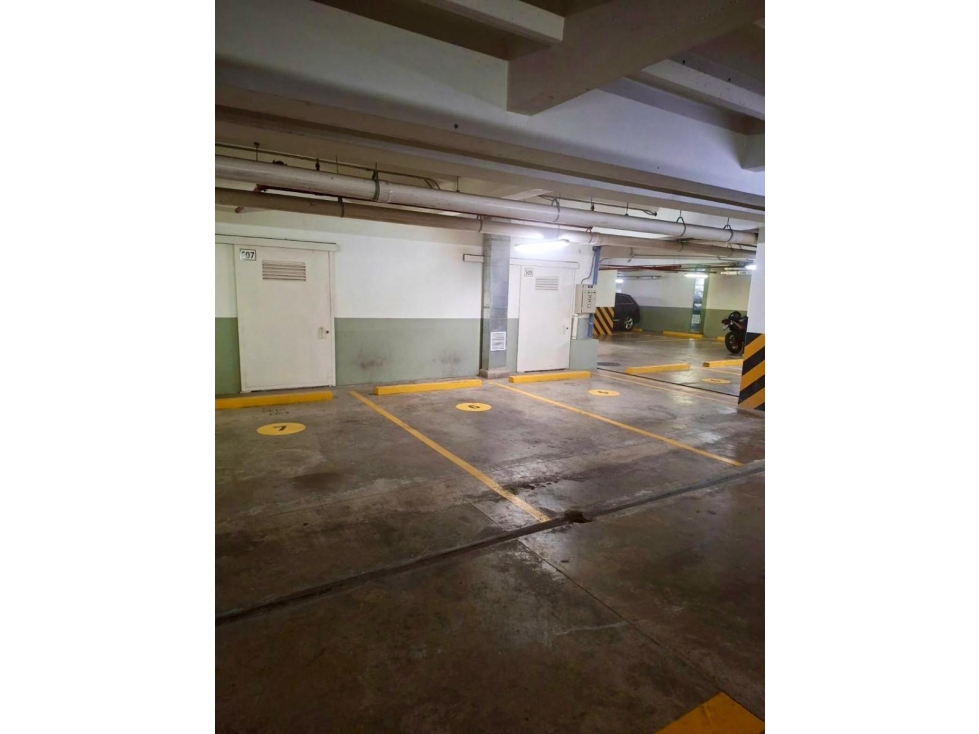 Parqueo en Alquiler con Seguridad Edificio Spazio, Puerto Santa Ana — foto 3
