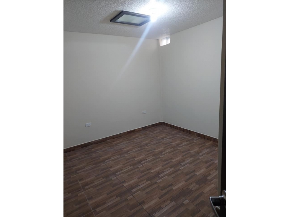 Amplia Casa en Alquiler en Quito Ciudad Bicentenario | 4 Dormitorios — foto 6
