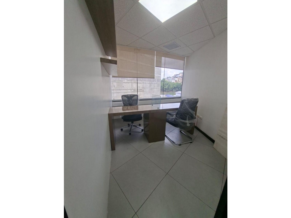 Oficina Semi Amoblada en Alquiler - The Point - Puerto Santa Ana — foto 2