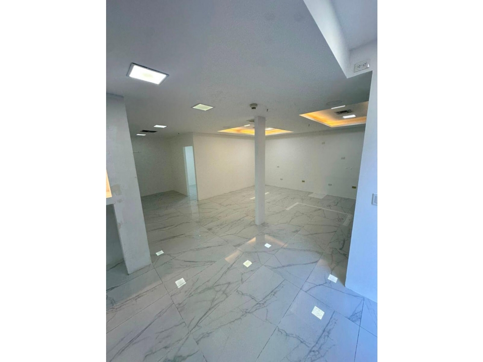 Alquiler Local Comercial, Edificio Spazio - Puerto Santa Ana — foto 3