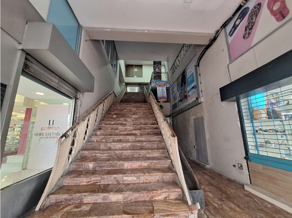 Venta de Suite Amoblada en Edificio Torre Azul, Centro de Guayaquil - 2