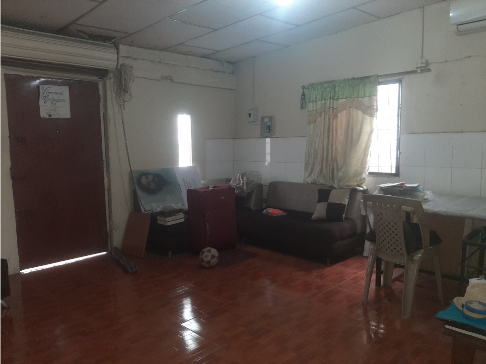 VENTA DE CASA CON 300m2 de TERRENO - 4