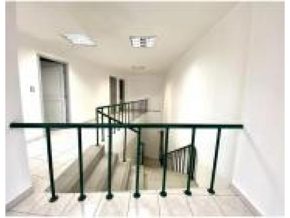 Venta-Alquiler Sala de exhibición en Av. Orellana Juan Tanca Marengo — foto 4