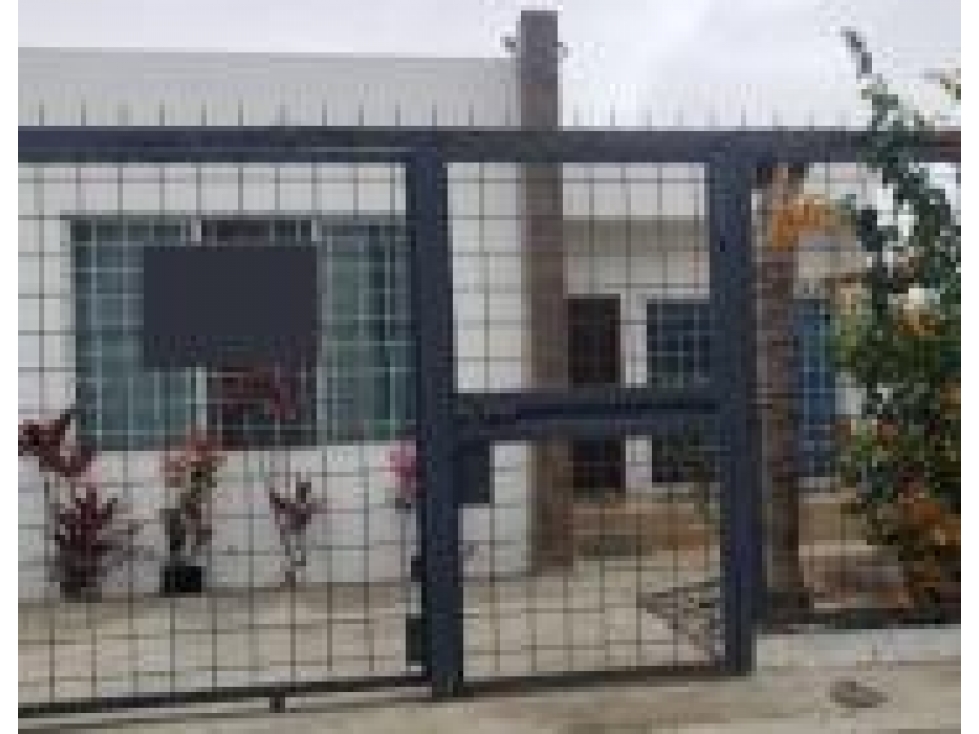 En venta casa en Playas Villamil - Urb Sol Dorado - 4