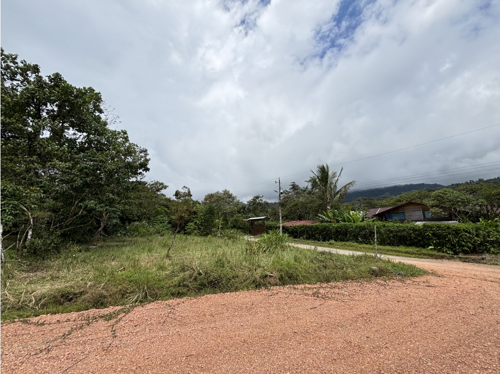 Terreno esquinero en venta en Mindo - 2