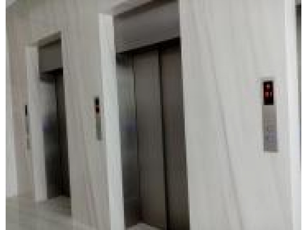 Alquiler de Oficina con parqueo en Edif 100 Business Plaza - 5