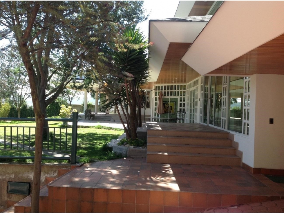 RESIDENCIA AL NORTE DE QUITO (SANTA LUCIA) — foto 2