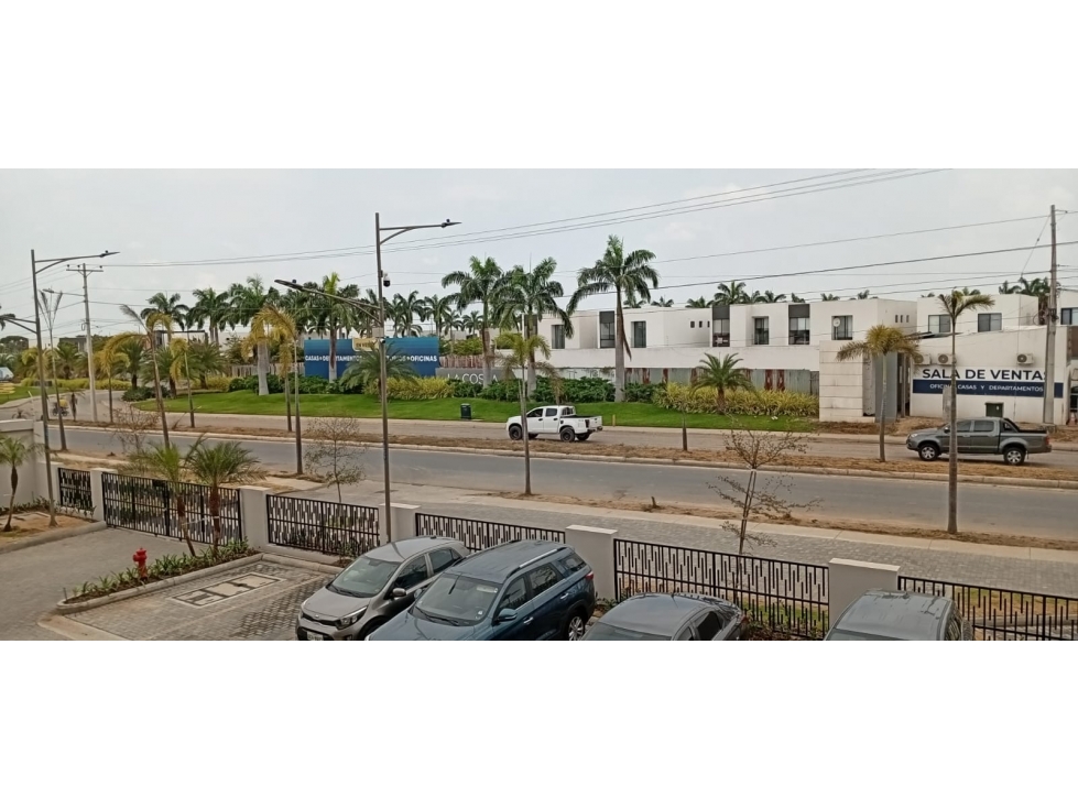 En Venta Local Comercial con Terraza en Plaza Vizcaya II Samborondón - 5