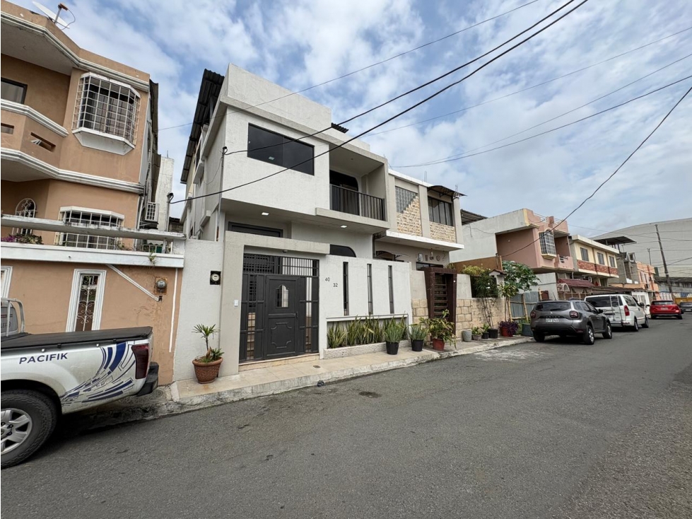 VENTA DE HERMOSA VIVIENDA EN URB. MIRADOR DEL NORTE — foto 2
