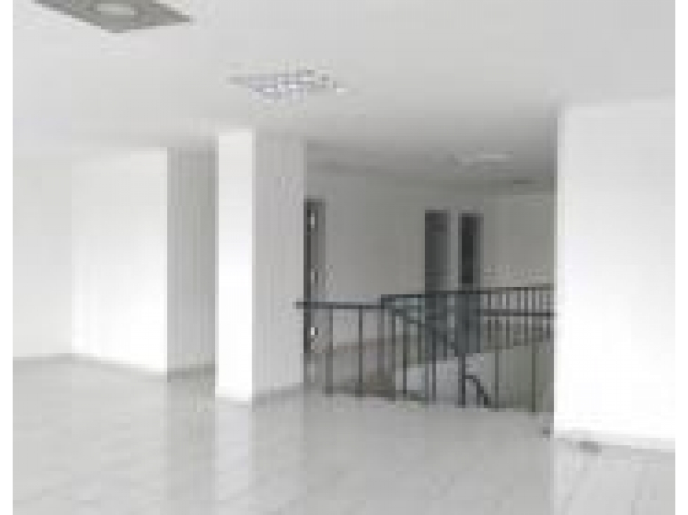 Venta-Alquiler Sala de exhibición en Av. Orellana Juan Tanca Marengo — foto 6