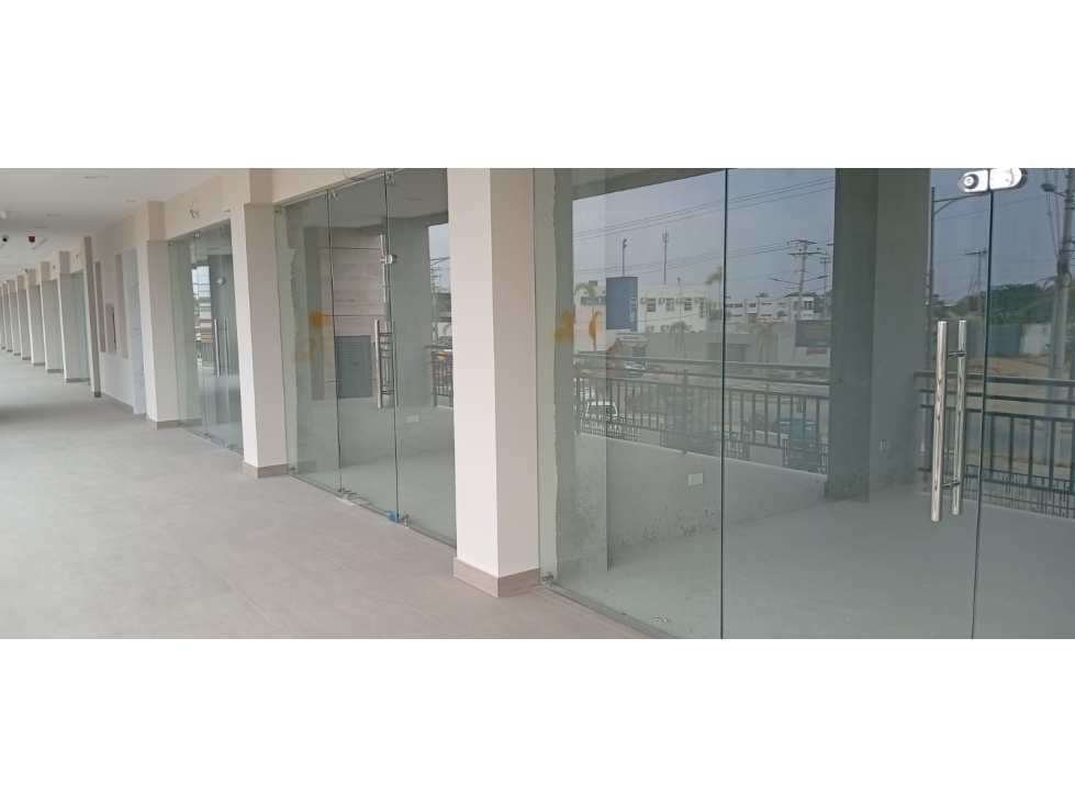 En Venta Local Comercial con Terraza en Plaza Vizcaya II Samborondón - 6