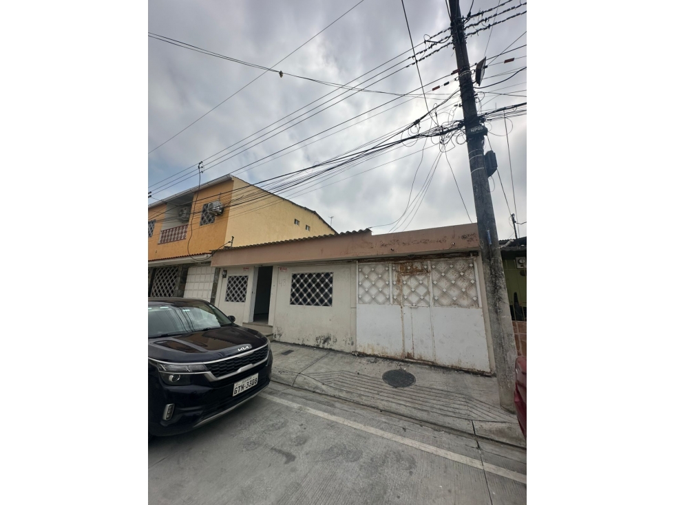 C.01 Casa en venta en Cdla Samanes 3 en conjunto cerrado al Norte