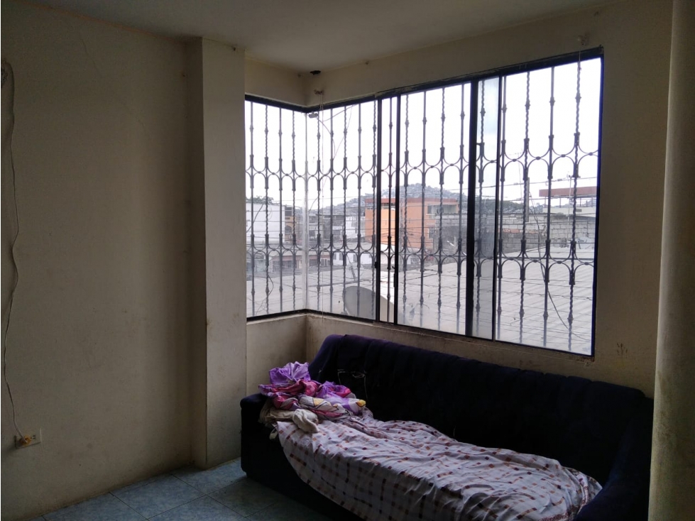 VENTA DE CASA RENTERA EN CDLA. MONTEBELLO — foto 4
