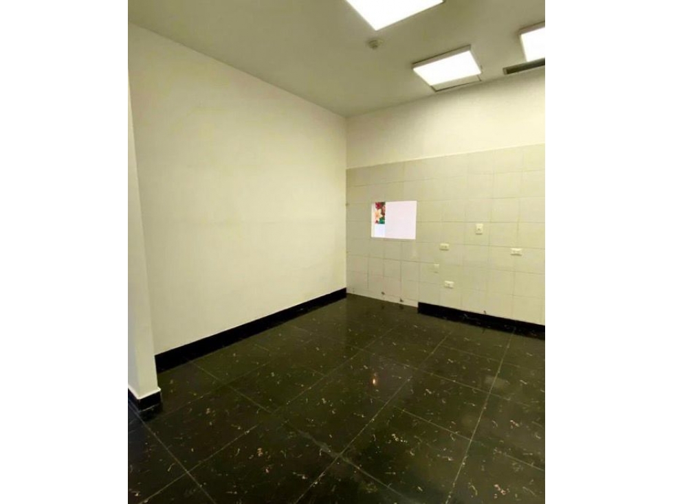 Alquiler Local Comercial Planta Baja, Puerto Santa Ana Guayaquil — foto 5