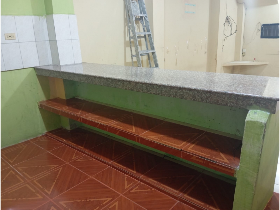 VENTA DE CASA DE TRES PLANTA EN LA JUAN MONTALVO — foto 6
