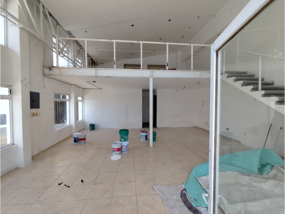 Se renta amplio local en Construplaza, col. Periodista en Pachuca. - 3