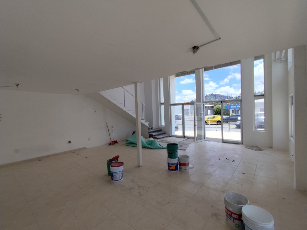 Se renta amplio local en Construplaza, col. Periodista en Pachuca. - 4
