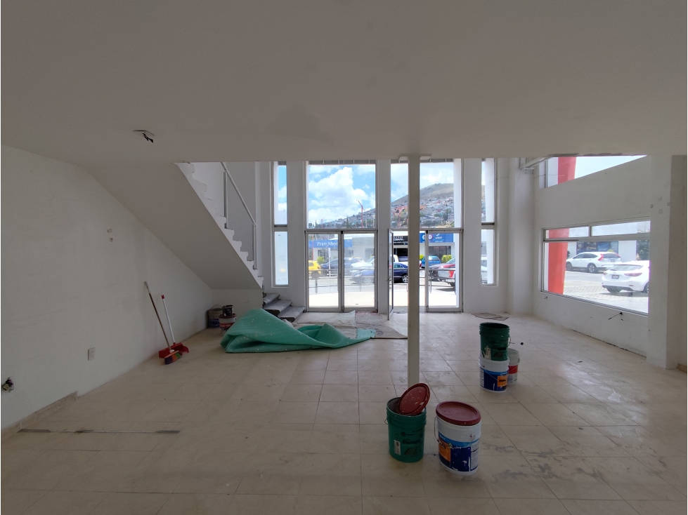 Se renta amplio local en Construplaza, col. Periodista en Pachuca. - 5