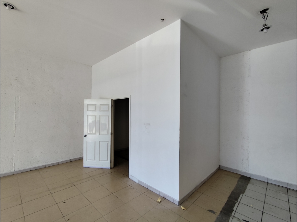Se renta amplio local en Construplaza, col. Periodista en Pachuca. - 5