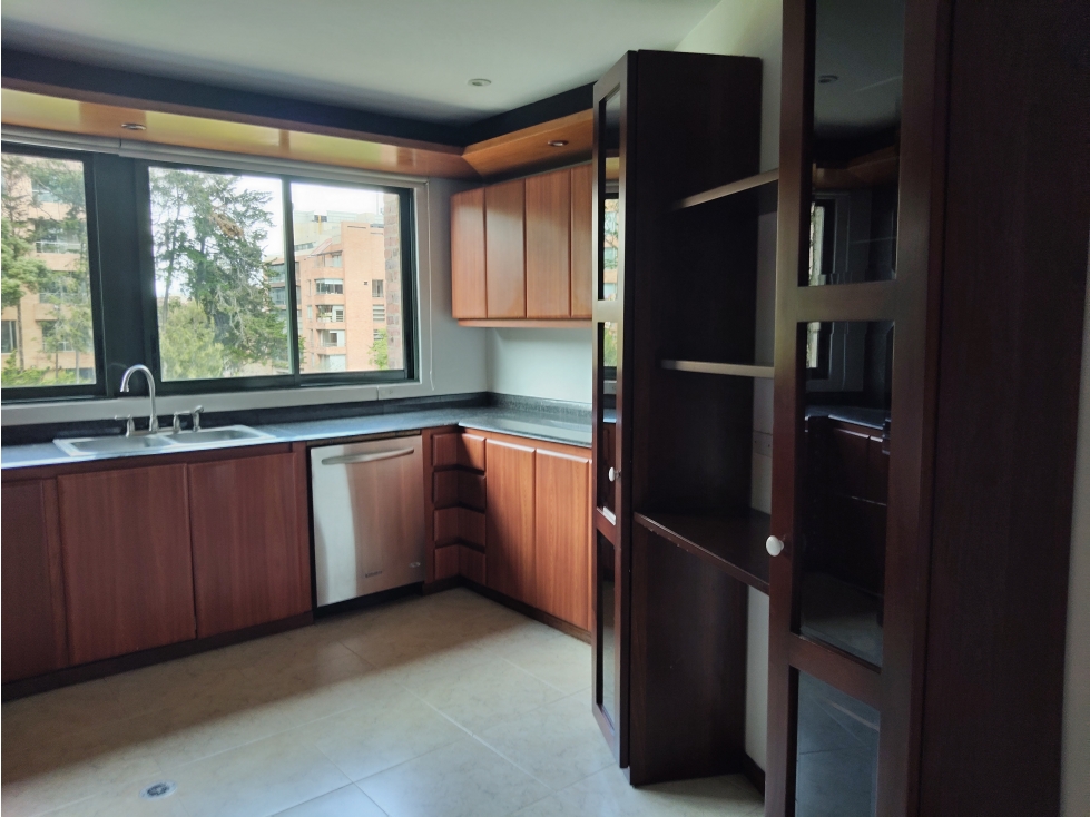 CON AMPLIA TERRAZA Y VISTA AL SUROCCIDENTE VENDO APARTAMENTO TRIPLEX — foto 6