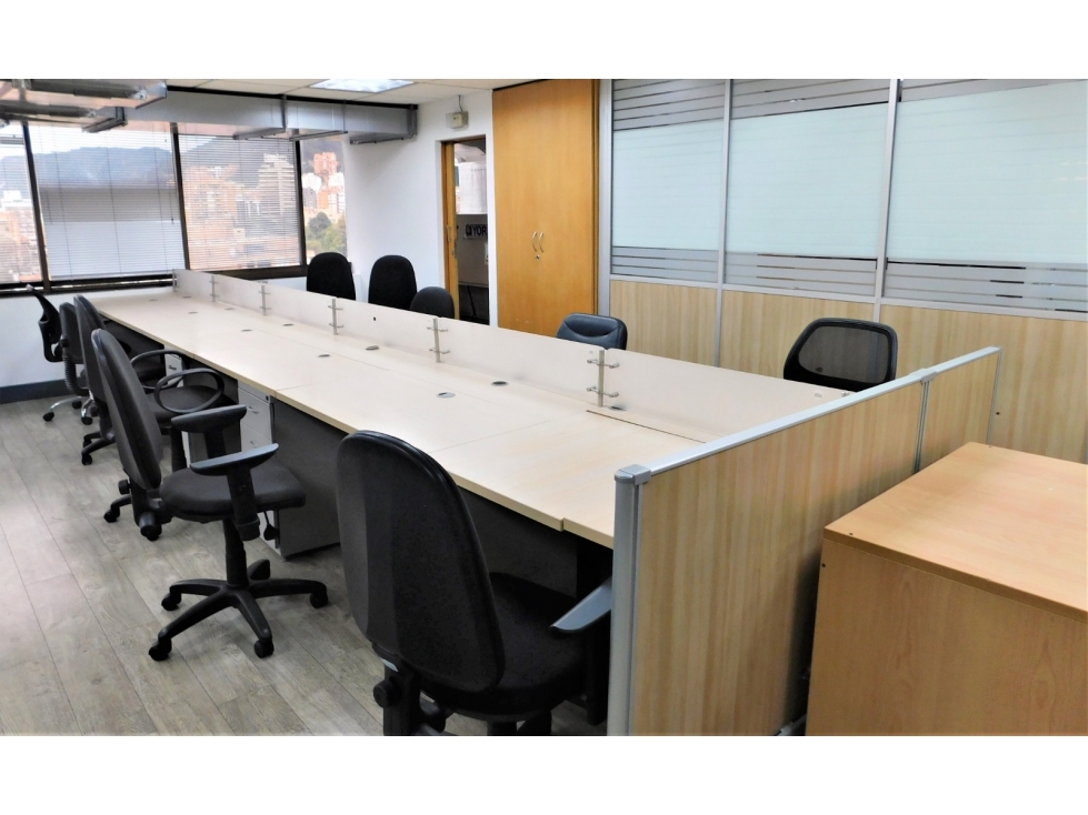 VENDO OFICINAS EN C C AVE. CHILE — foto 2