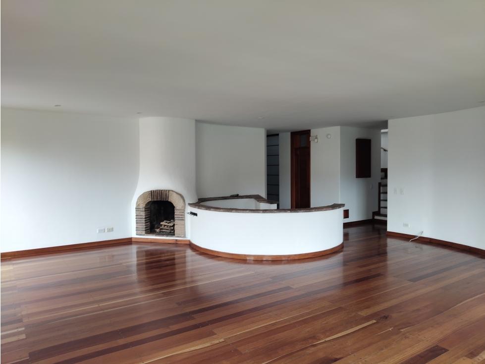 CON AMPLIA TERRAZA Y VISTA AL SUROCCIDENTE VENDO APARTAMENTO TRIPLEX — foto 4