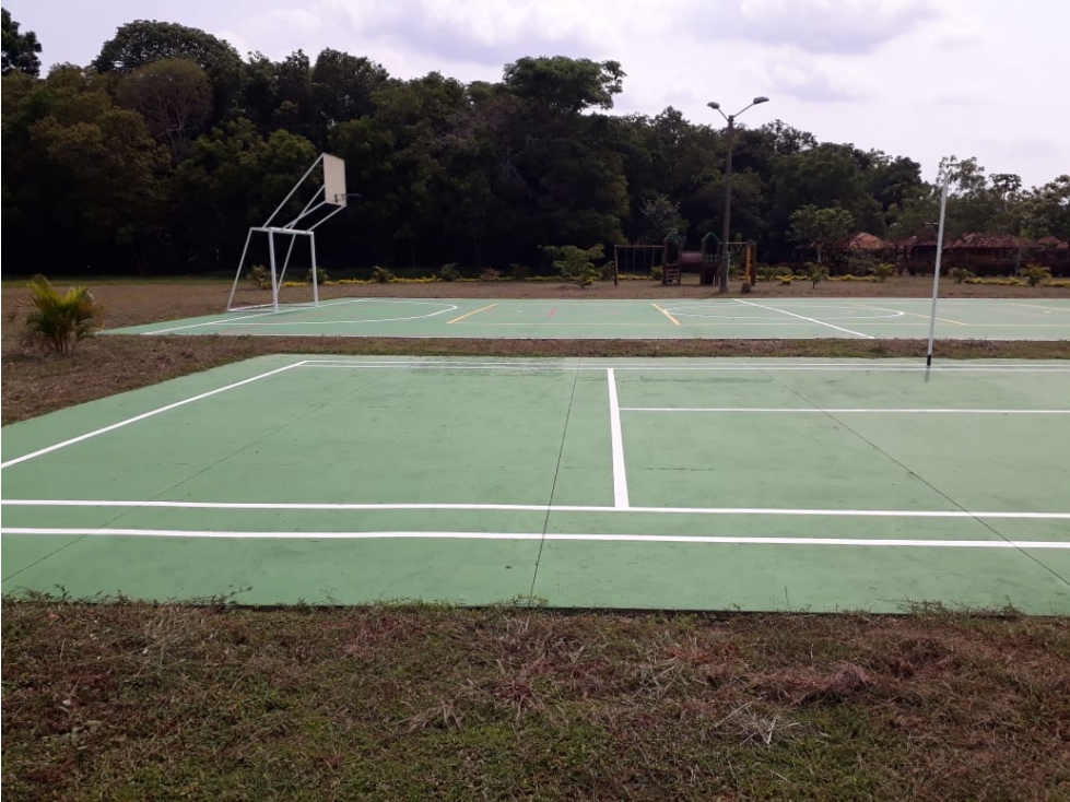 Vendo en amplio condominio lote cerca a Puerto Lopez, Meta - 4