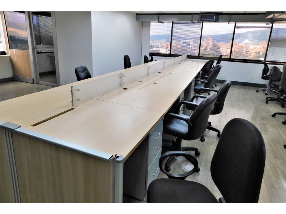 VENDO OFICINAS EN C C AVE. CHILE — foto 5