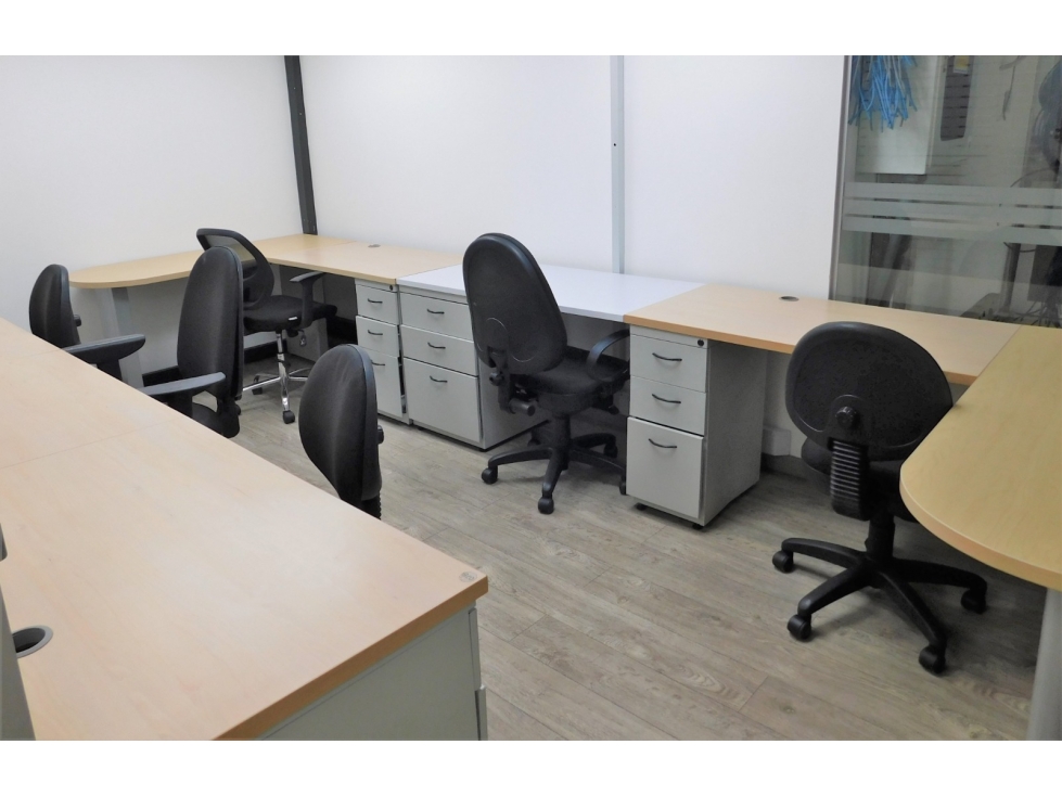 VENDO OFICINAS EN C C AVE. CHILE — foto 6