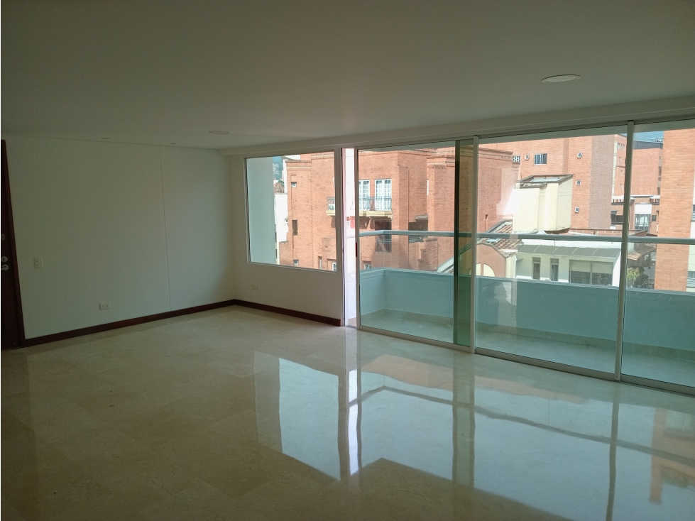 CMCA Apartamento en Laureles