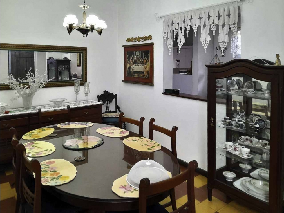 VENTA CASA 2DO PISO BARRIO BOSTON MEDELLIN