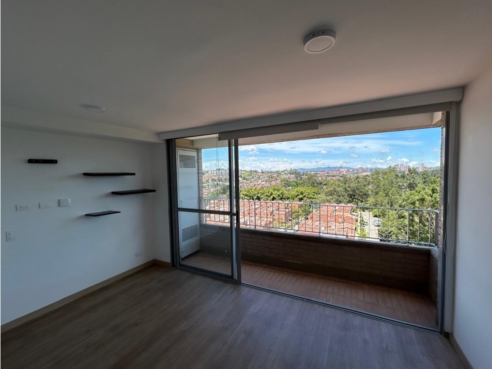Altura, y luz Hermoso apto tipo mariposa en Viverdi (58 m²). — foto 3