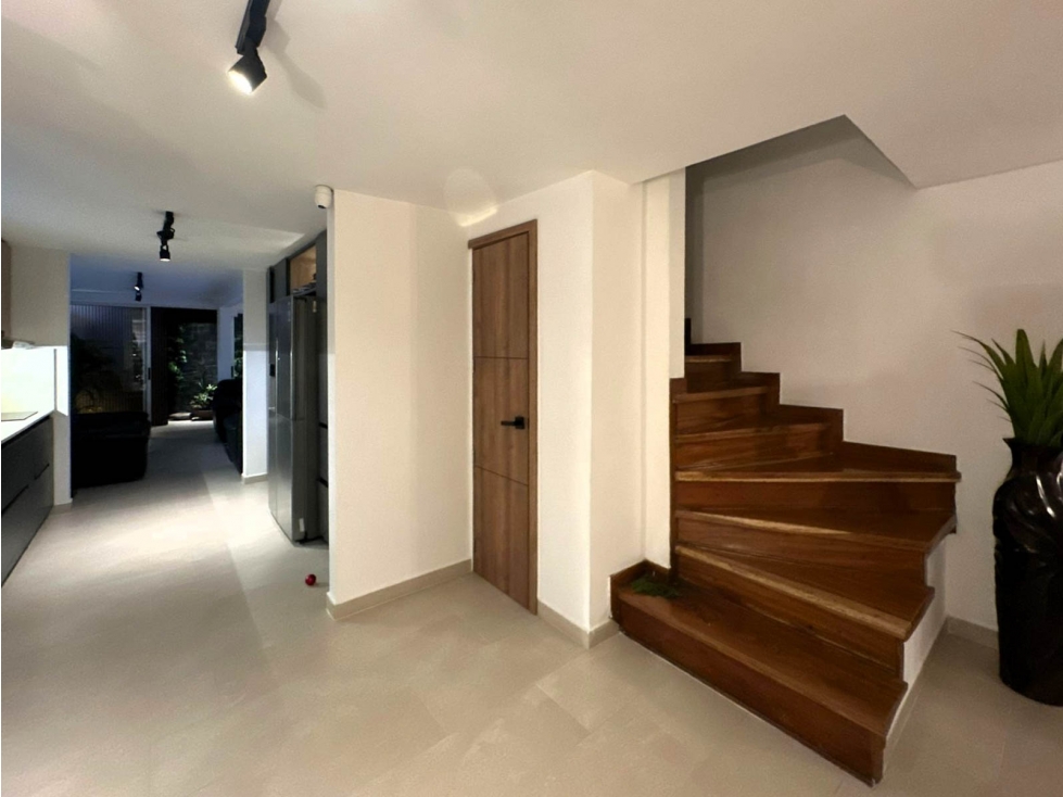 VENTA CASA TRES NIVELES SECTOR SURAMERICA .OSV