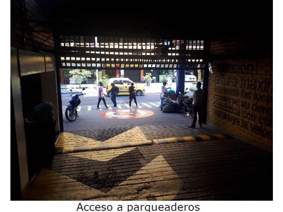 Propiedad de 3 niveles en el Centro para uso de servicios de Salud — foto 6