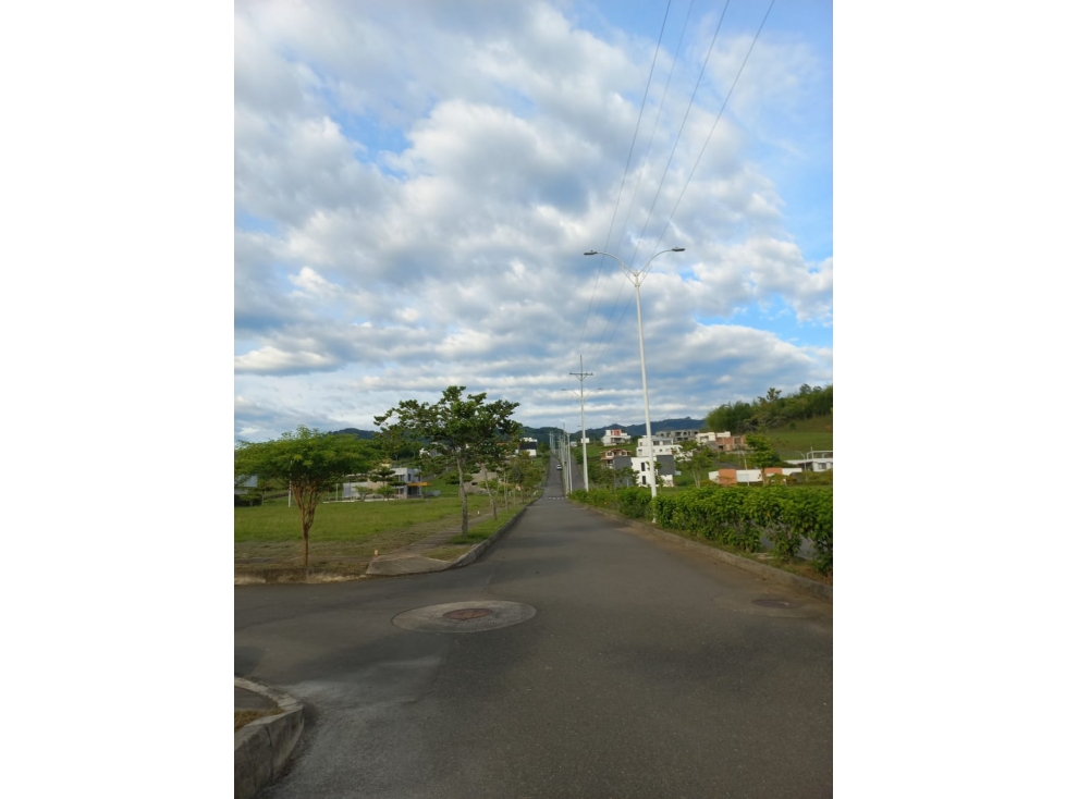VENTA LOTE UNIDAD CERRADA - ENTRE VITERBO Y PEREIRA - EJE CAFETERO - 5