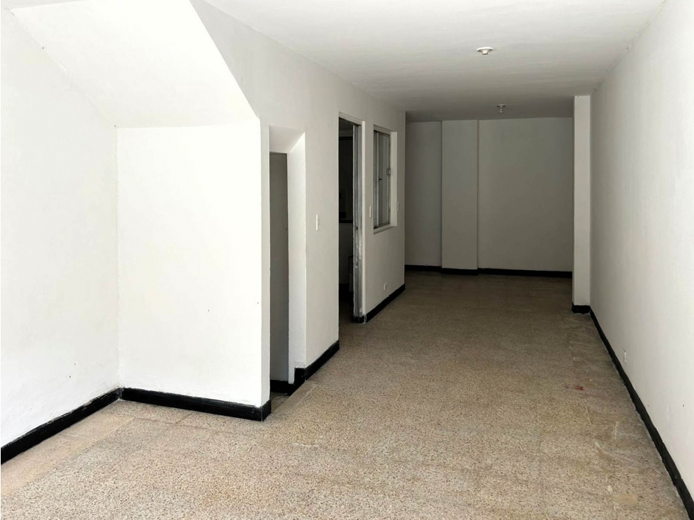 Venta o renta de Local comercial cercano a la plaza de Flores Medellín — foto 4
