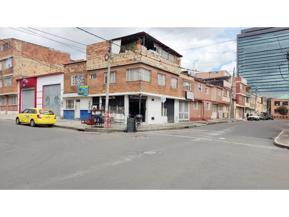 Julio Florez casalote venta estratégica 7 AV principales Esquinero