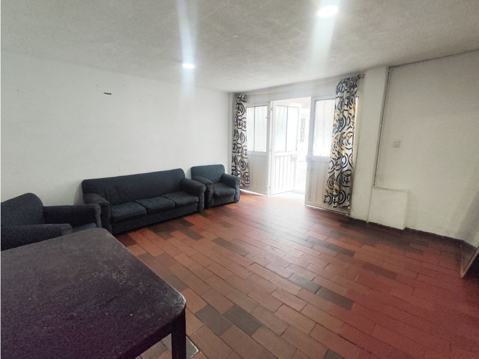 Fontibón La Laguna Casa rentable venta con 3 apartamentos rentando — foto 2