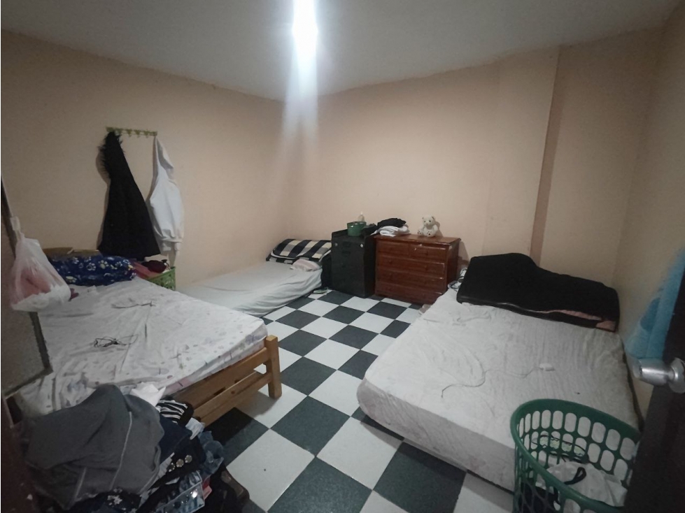 Fontibón La Laguna Casa rentable venta con 3 apartamentos rentando — foto 4