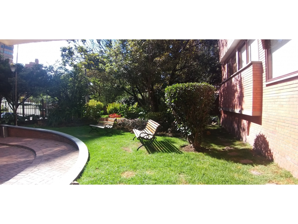 APARTAMENTO EN VENTA REMODELADO CON TERRAZA EN EL NOGAL — foto 2