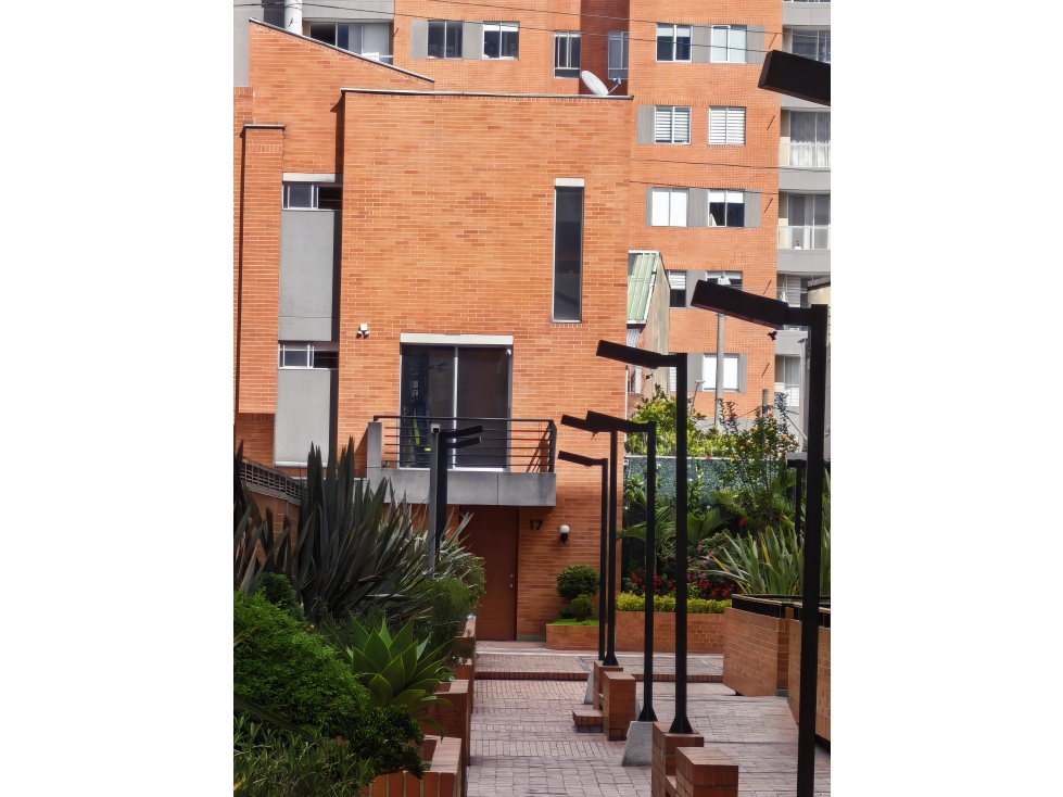 VENDEMOS- Casa en Conjunto Residencial Portal de Pontevedra III