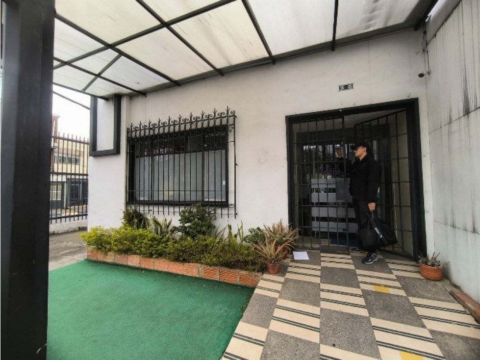 La Soledad- Casa comercial tres pisos para venta, Teusaquillo — foto 4