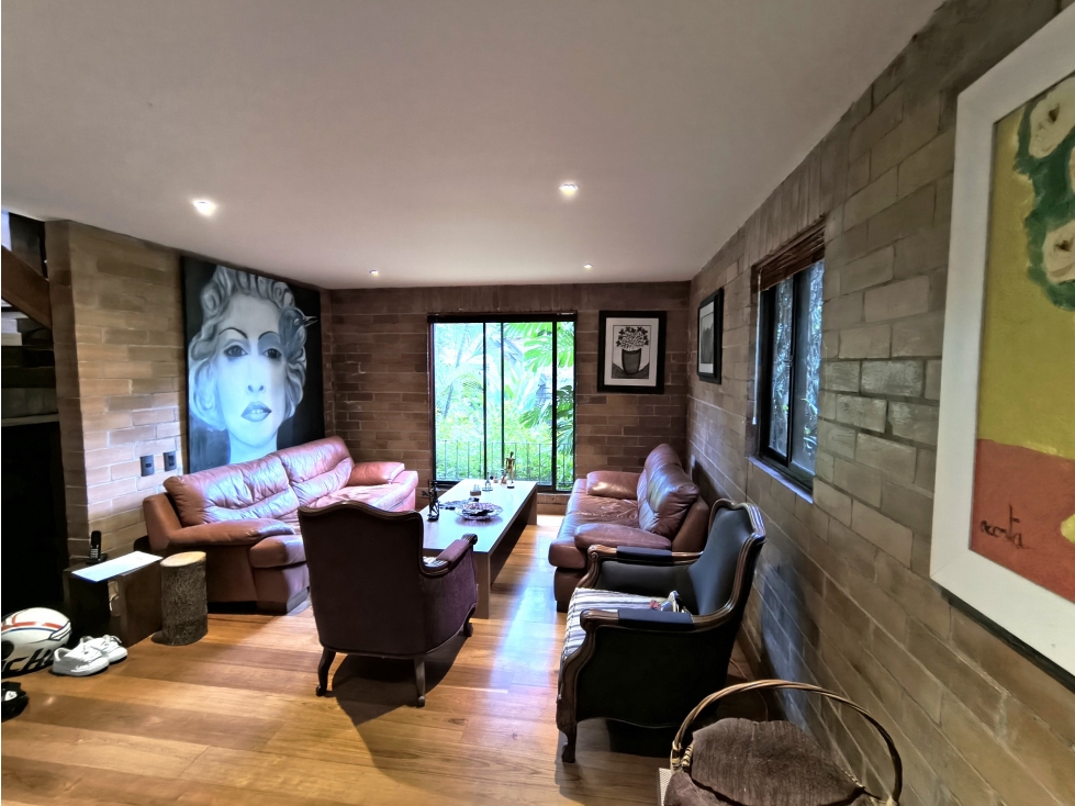 Casa esquinera en venta Envigado
