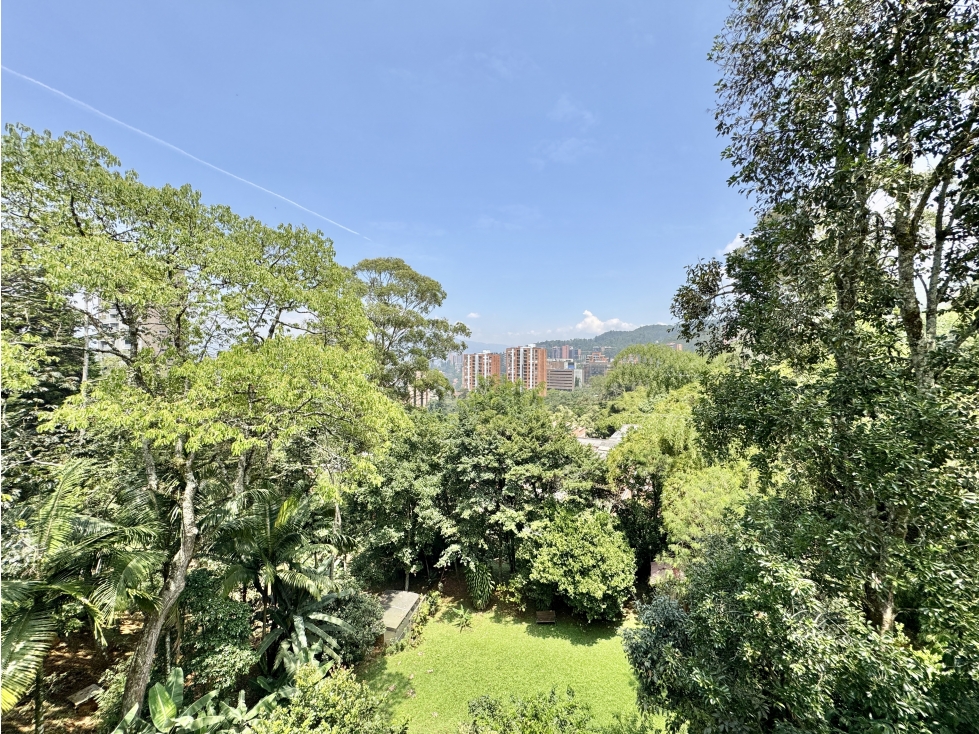 Casa en Venta Lote muy extenso - El Tesoro - El Poblado - Medellín — foto 2