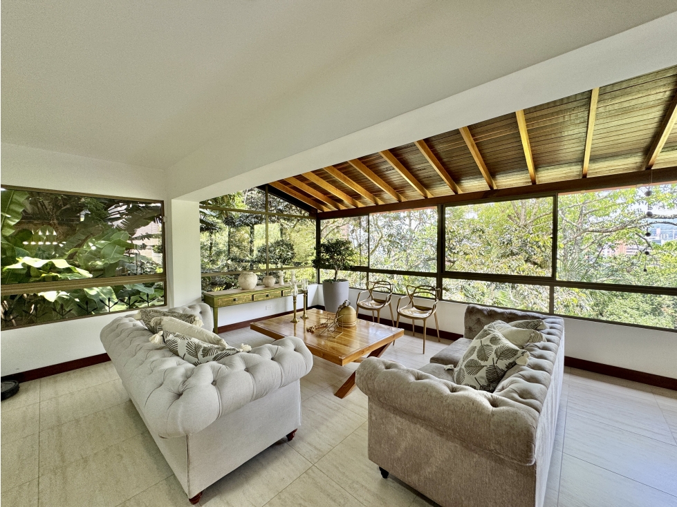 Casa en Venta Lote muy extenso - El Tesoro - El Poblado - Medellín — foto 3