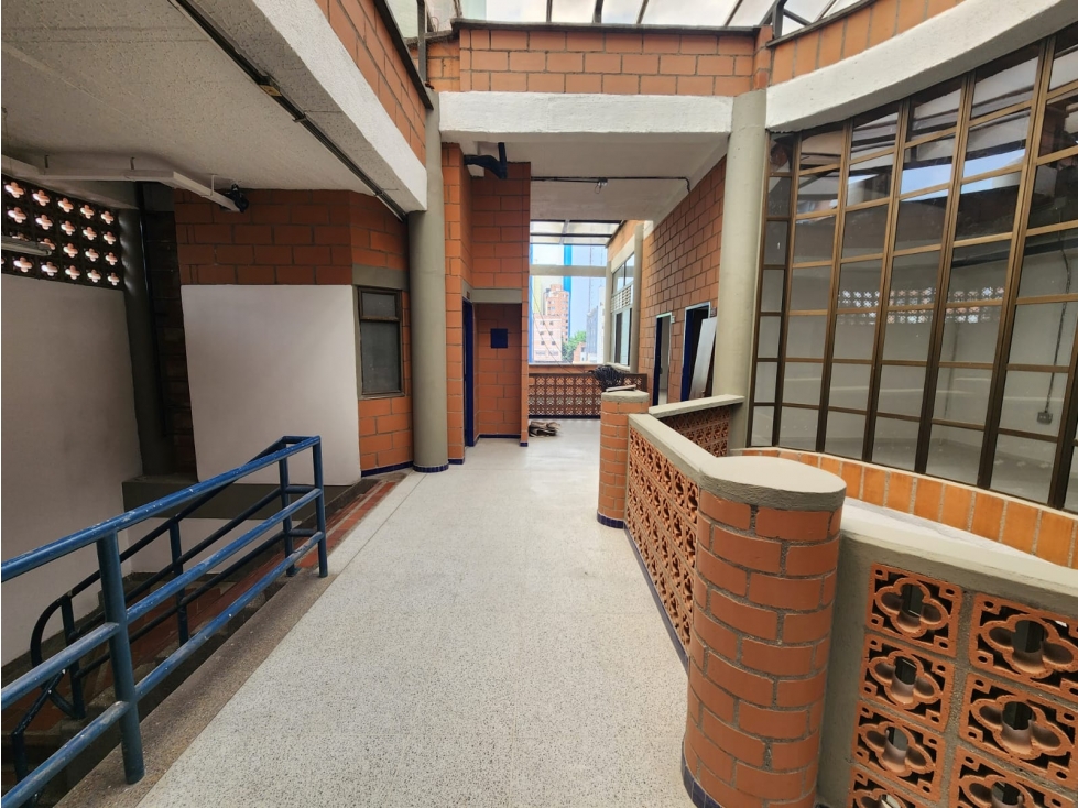 ARRIENDO EDIFICIO EN EL CENTRO - 3