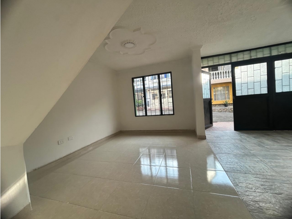 VENDO CASA 2 PISO EN URBANIZACION SECTOR BOQUERON - 3